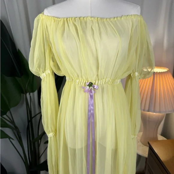 Vintage 1960s Sheer Lemon Nylon Peignoir Gown w/ Lilac Ribbon Rosette sz M/L - Picture 3 of 10